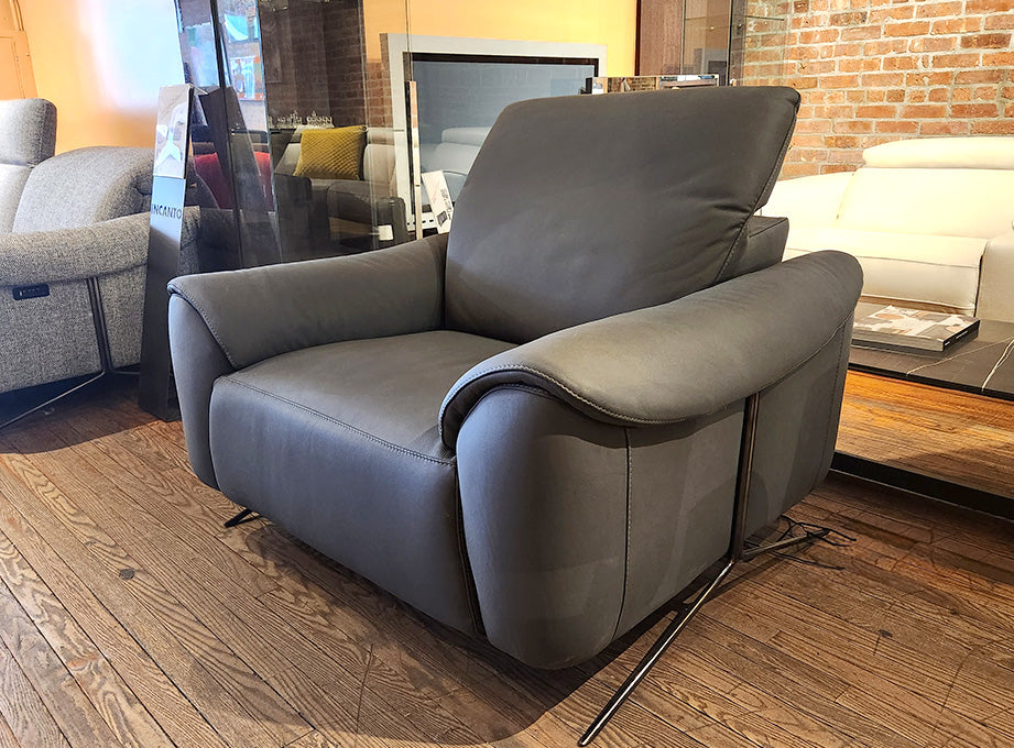 i884 Leather Armchair | Incanto - Canal Furniture