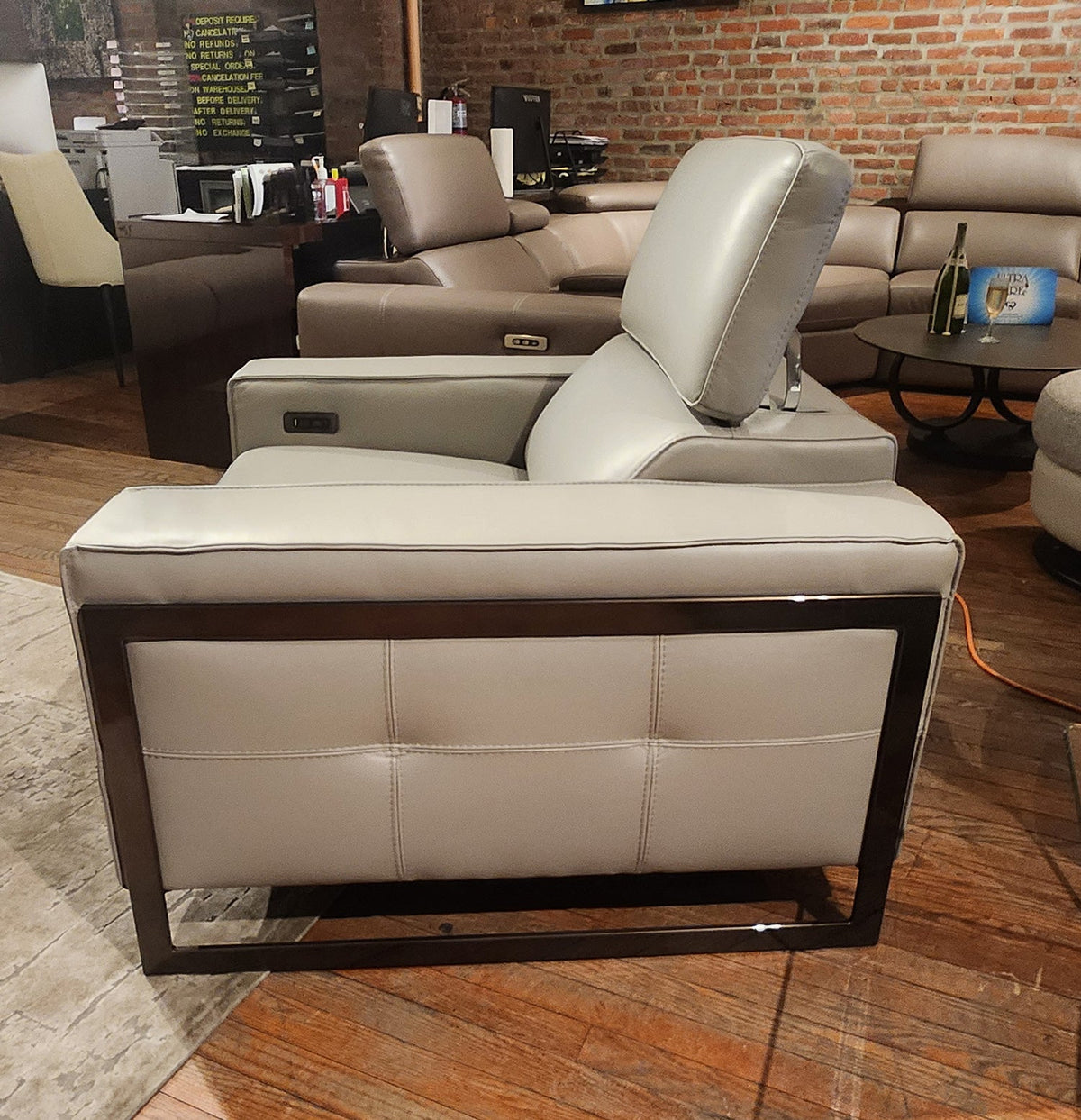 Incanto Italian Attitude Chair i829 Reclining Chair | Incanto