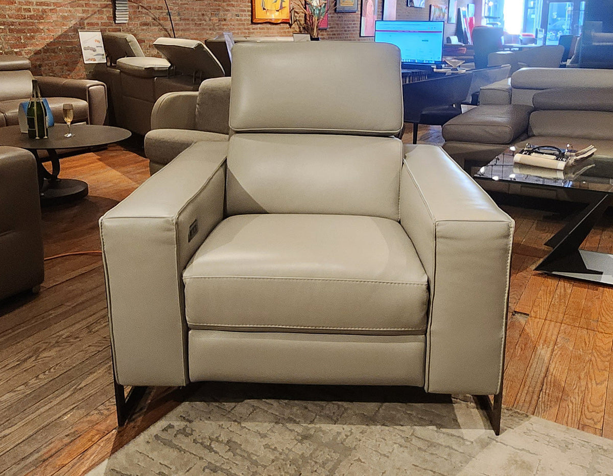 Incanto Italian Attitude Chair i829 Reclining Chair | Incanto