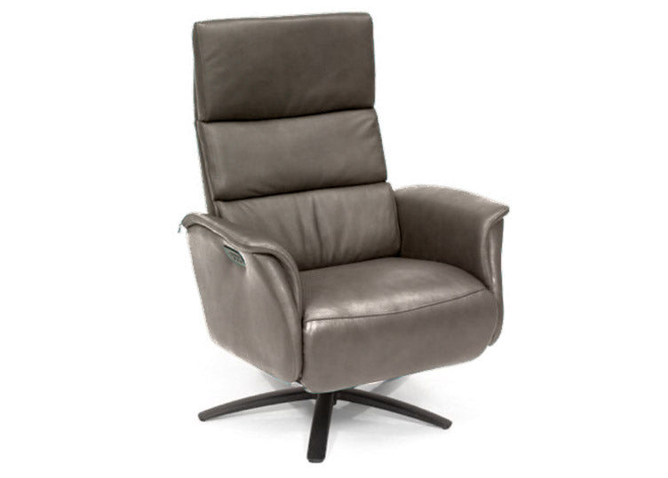 Superior 8009 Medium Manual Recliner in Light Grey | Hjort Knudsen