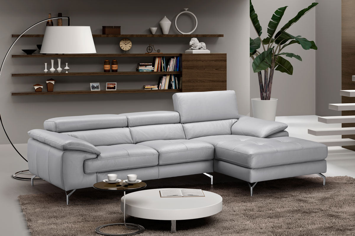 Liam Modern Sectional | J&M Furniture