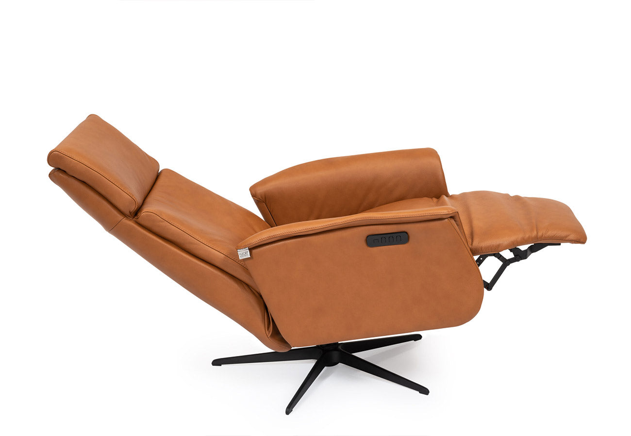 Hjort Knudsen Chair Superior 8007 Power Recliner in Light Cognac | Hjort Knudsen