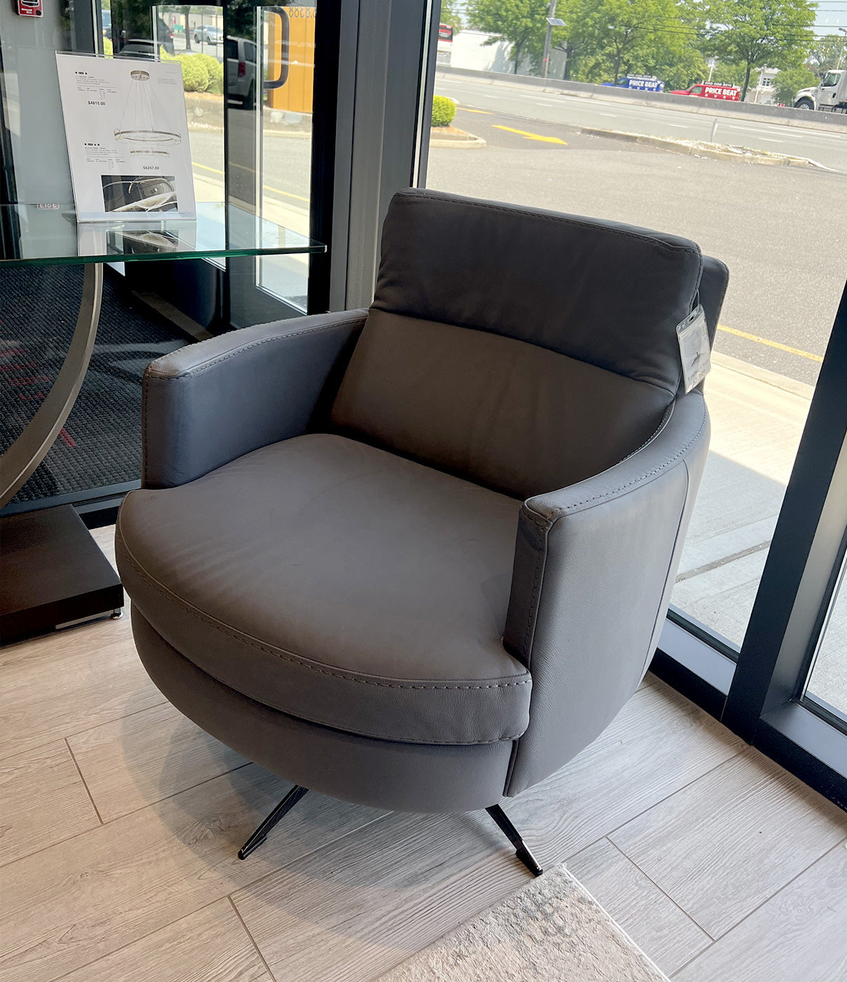 Thea I572 Lounge Leather Armchair | Incanto - Canal Furniture