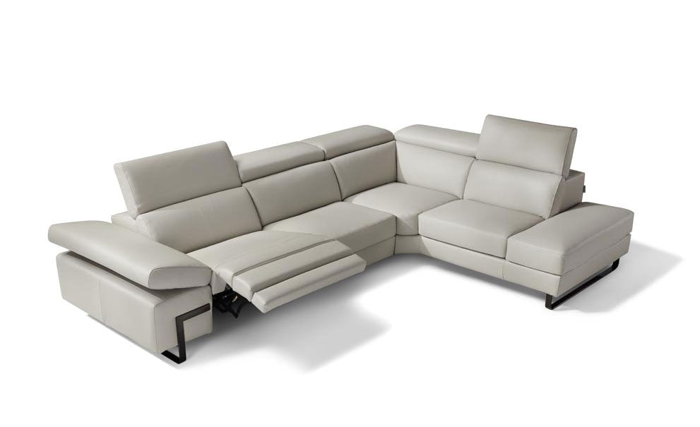 J and M Furniture Couches & Sofa Brooklyn Sectional Sofa | J&M Furniture