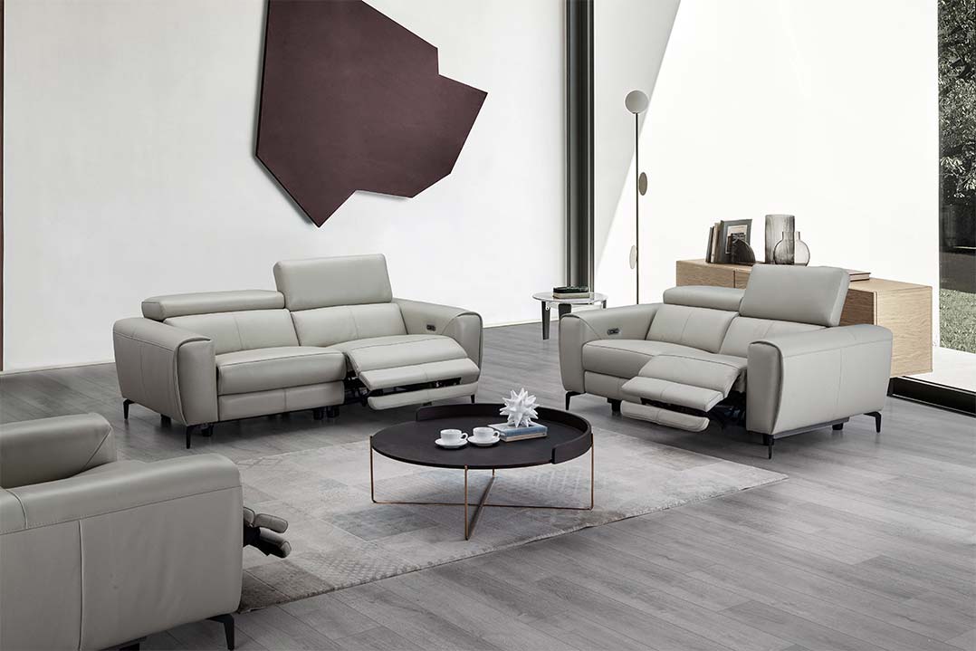 Lorenzo Reclining Sofa in Light Gray | J&M Furniture