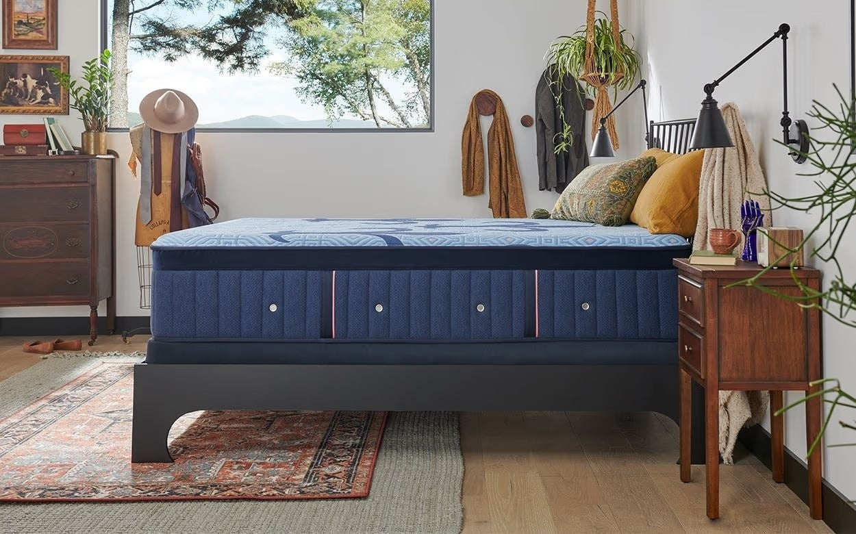 Lux Hybrid Medium | Stearns & Foster - Canal Furniture