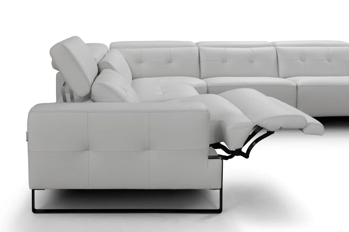 i772 Reclining Sectional Sofa in White | Incanto - Canal Furniture